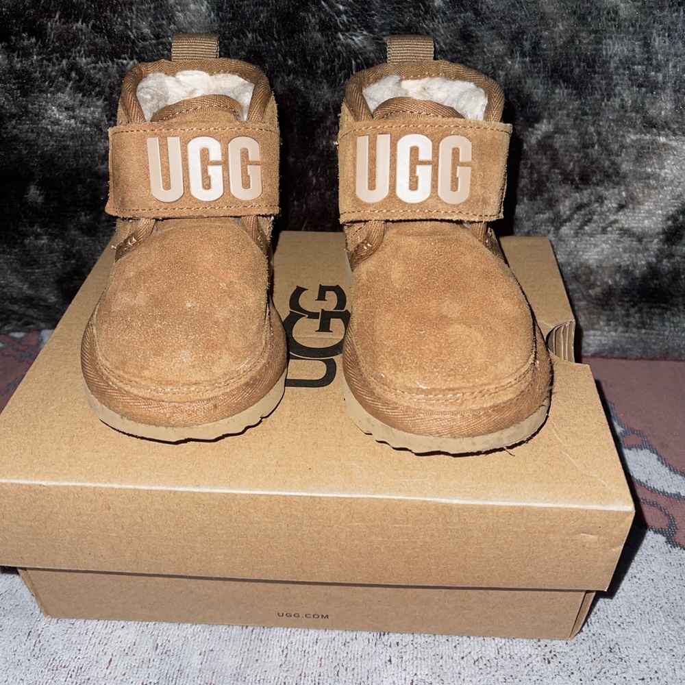 Uggs neumel graphic chestnut
